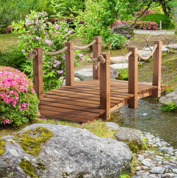 Taman dengan Aksen Tali Rami